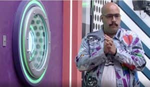 Tiago minutos antes de apertar o botão de desistência no BBB22 (Foto: Reprodução / Globoplay) Tiago minutos antes de apertar o botão de desistência no BBB22 (Foto: Reprodução / Globoplay)