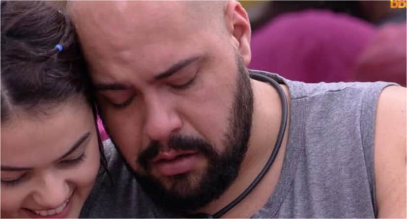 BBB22: Tiago Abravanel se emociona ao saber que o avô torce por ele (Foto: Reprodução) BBB22: Tiago Abravanel se emociona ao saber que o avô torce por ele (Foto: Reprodução)
