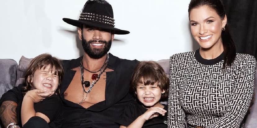 Gusttavo Lima e Andressa Suita ao lado dos filhos Gusttavo Lima e Andressa Suita ao lado dos filhos