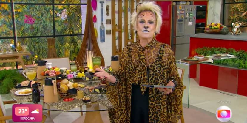 Ana Maria Braga vestida como onça em homenagem a "Pantanal" (Foto: Reprodução/TV Globo)