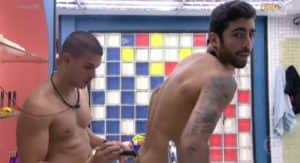 Big Terapia: Paulo Vieira brinca com depilação de Pedro Scooby e Arthur Aguiar no BBB22 (Foto: Reprodução / Globoplay) Big Terapia: Paulo Vieira brinca com depilação de Pedro Scooby e Arthur Aguiar no BBB22 (Foto: Reprodução / Globoplay)