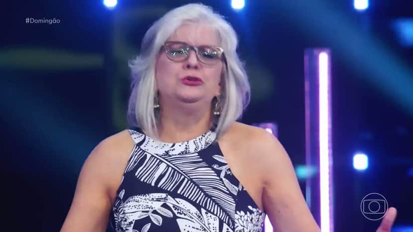 A dubladora Cecília Lemes imitando o choro da Chiquinha para Bruna Marquezine A dubladora Cecília Lemes imitando o choro da Chiquinha para Bruna Marquezine
