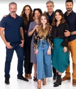 Elenco adulto de "Poliana Moça" (Foto: Reprodução / SBT) Elenco adulto de "Poliana Moça" (Foto: Reprodução / SBT)
