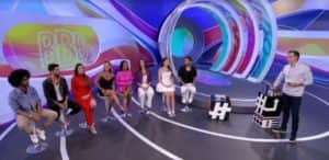Os oitos eliminados do BBB22 no estúdio com Tadeu Schmidt (Foto: Reprodução / Globoplay) Os oitos eliminados do BBB22 no estúdio com Tadeu Schmidt (Foto: Reprodução / Globoplay)