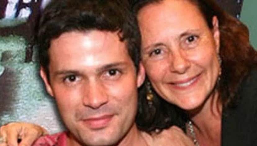 Thiago Picchi também é ator e escritor, filho mais velho da atriz, Elizabeth Savala (Reprodução) Thiago Picchi também é ator e escritor, filho mais velho da atriz, Elizabeth Savala (Reprodução)