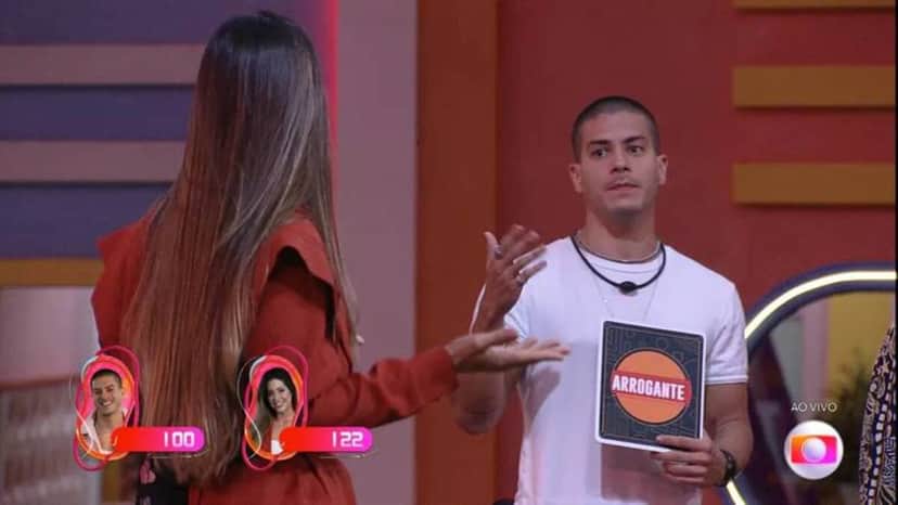 BBB22: Arthur Aguiar está sendo acusado de 'gaslighting' contra Laís (Foto: Reprodução) BBB22: Arthur Aguiar está sendo acusado de 'gaslighting' contra Laís (Foto: Reprodução)