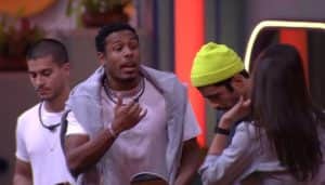BBB22: Segundo pódio tem Arthur e Pedro Scooby; não ganha: Eslovênia (Foto: Reprodução / Globoplay) BBB22: Segundo pódio tem Arthur e Pedro Scooby; não ganha: Eslovênia (Foto: Reprodução / Globoplay)
