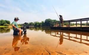 Bastidores das gravações da novela Pantanal (Foto: Reprodução / Globo) Bastidores das gravações da novela Pantanal (Foto: Reprodução / Globo)