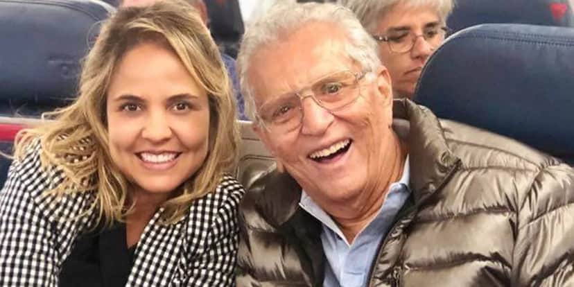 Carlos Alberto de Nóbrega e a atual esposa, Renata Domingues (Foto: Reprodução) Carlos Alberto de Nóbrega e a atual esposa, Renata Domingues (Foto: Reprodução)