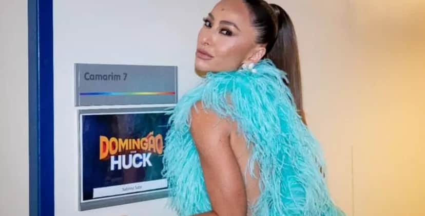 Sabrina Sato foi ao Domingão com Huck pela primeira vez como contratada da Globo Sabrina Sato foi ao Domingão com Huck pela primeira vez como contratada da Globo