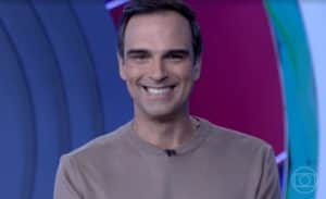 BBB22: Tadeu Schmidt comanda o reality show global (Foto: Reprodução / Globoplay) BBB22: Tadeu Schmidt comanda o reality show global (Foto: Reprodução / Globoplay)