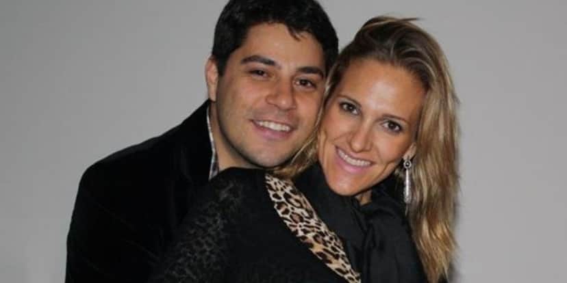 Evaristo Costa é casado com Amalia Candido Stringhini (Foto: Reprodução / Internet) Evaristo Costa é casado com Amalia Candido Stringhini (Foto: Reprodução / Internet)