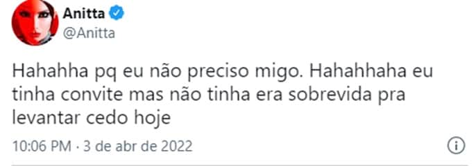 Com bom humor, Anitta esculacha cobranças de fças na internet Com bom humor, Anitta esculacha cobranças de fças na internet