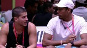Arthur Aguiar e Paulo André são os castigados do Monstro do BBB22 (Foto: Reprodução / Globoplay) Arthur Aguiar e Paulo André são os castigados do Monstro do BBB22 (Foto: Reprodução / Globoplay)