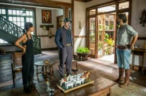 José Leôncio (Marcos Palmeira) recebe Tenório (Murilo Benício) e Guta (Julia Dalavia) em sua casa e conta que Jove está vivo em 'Pantanal' (Foto: Reprodução / Globo) José Leôncio (Marcos Palmeira) recebe Tenório (Murilo Benício) e Guta (Julia Dalavia) em sua casa e conta que Jove está vivo em 'Pantanal' (Foto: Reprodução / Globo)