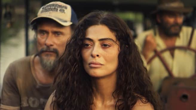Maria Marruá (Juliana Paes) e Gil (Enrique Diaz) em cena na novela 'Pantanal' (Foto: Reprodução / Globo) Maria Marruá (Juliana Paes) e Gil (Enrique Diaz) em cena na novela 'Pantanal' (Foto: Reprodução / Globo)