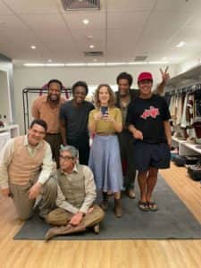 A atriz no camarim com parte do elenco de "Além da Ilusão" (Foto: Reprodução / Instagram) A atriz no camarim com parte do elenco de "Além da Ilusão" (Foto: Reprodução / Instagram)