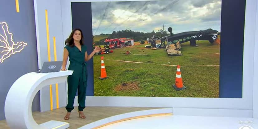 Adriana Araújo abre BTSP às pressas, anuncia queda de avião na Band e o pior: "Parada cardiorrespiratória" Adriana Araújo abre BTSP às pressas, anuncia queda de avião na Band e o pior: "Parada cardiorrespiratória"