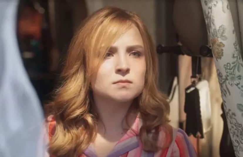 Isadora (Larissa Manoela) ouve premonição em Além da Ilusão (Foto: Reprodução / Globo) Isadora (Larissa Manoela) ouve premonição em Além da Ilusão (Foto: Reprodução / Globo)