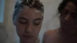 Jove (Jesuita Barbosa) e Juma (Alanis Guillen) tomarão banho juntos na mansão dos Novaes (Foto: Reprodução / Globo) Jove (Jesuita Barbosa) e Juma (Alanis Guillen) tomarão banho juntos na mansão dos Novaes (Foto: Reprodução / Globo)