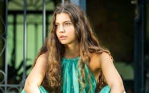 Juma (Alanis Guillen) entrará em surto por adaptação e atormentará Zaquieu (Silvero Pereira) em 'Pantanal' (Foto: Reprodução / Globo) Juma (Alanis Guillen) entrará em surto por adaptação e atormentará Zaquieu (Silvero Pereira) em 'Pantanal' (Foto: Reprodução / Globo)