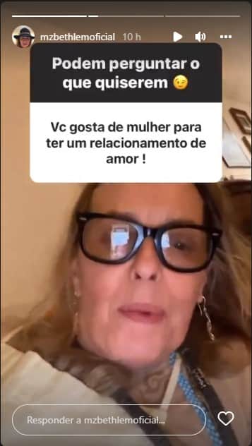 Atriz da Globo expõe relação com mulheres - Foto: Reprodução Atriz da Globo expõe relação com mulheres - Foto: Reprodução