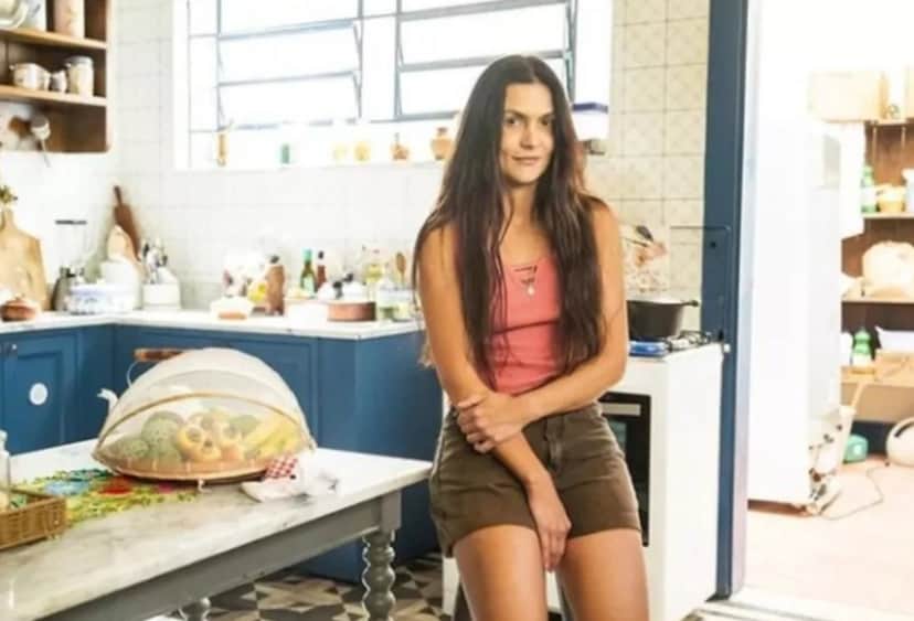 Zefa (Paula Barbosa) personificará as exigências de Maria Bruaca (Isabel Teixeira) após chifre em 'Pantanal' (Foto: Reprodução / Globo) Zefa (Paula Barbosa) personificará as exigências de Maria Bruaca (Isabel Teixeira) após chifre em 'Pantanal' (Foto: Reprodução / Globo)
