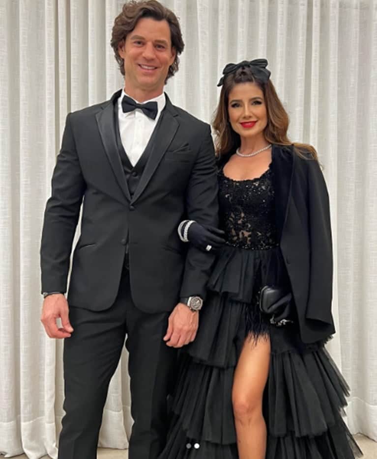 Paula Fernandes ao lado de seu namorado Paula Fernandes ao lado de seu namorado