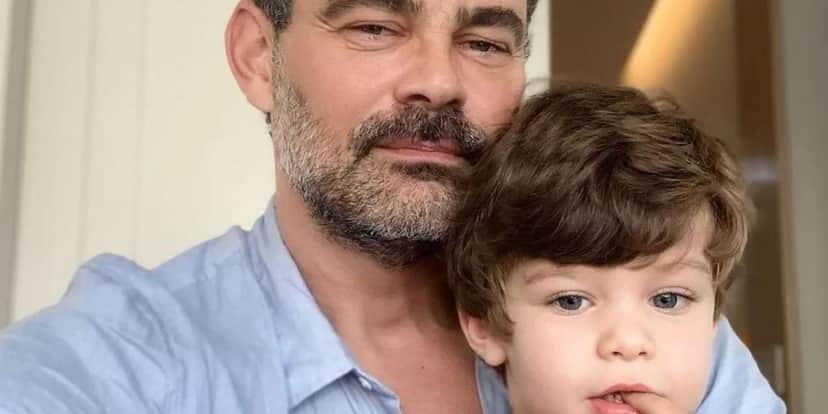 Ator de 'Cara e Coragem', detalha dia a dia com o marido e fala sobre a personalidade do filho de 3 anos - Foto Reprodução Quem Ator de 'Cara e Coragem', detalha dia a dia com o marido e fala sobre a personalidade do filho de 3 anos - Foto Reprodução Quem