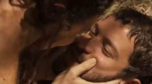 Maria Bruaca (Isabel Teixeira) e Levi (Leandro Lima) transam novamente em 'Pantanal' (Foto: Reprodução / Globo) Maria Bruaca (Isabel Teixeira) e Levi (Leandro Lima) transam novamente em 'Pantanal' (Foto: Reprodução / Globo)