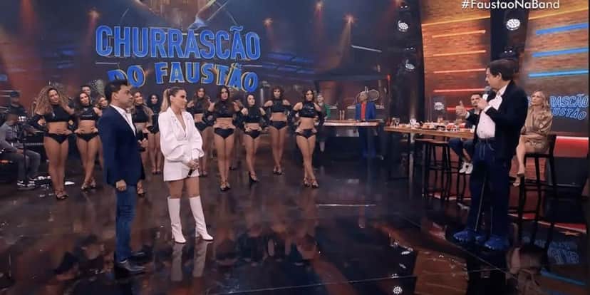 Zezé Di Camargo realizou sonho de fãs e os surpreendeu nos bastidores do Faustão - Reprodução Band Zezé Di Camargo realizou sonho de fãs e os surpreendeu nos bastidores do Faustão - Reprodução Band