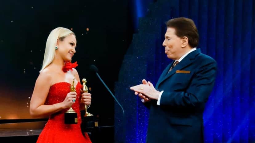 Eliana se emociona ao reencontrar Silvio Santos (Foto: Reprodução) Eliana se emociona ao reencontrar Silvio Santos (Foto: Reprodução)