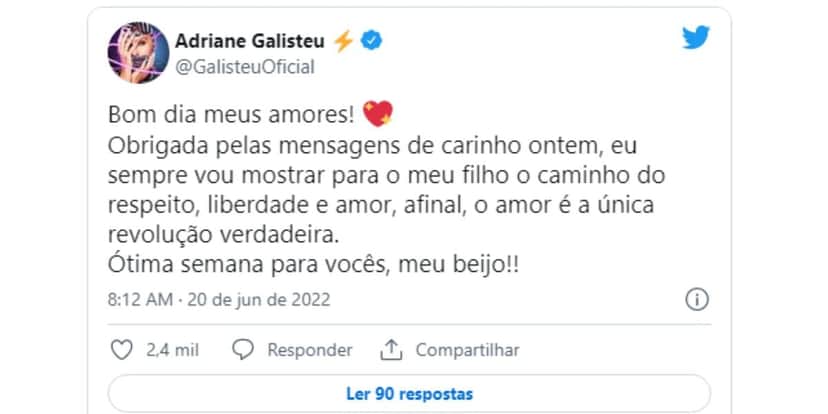 Adriane Galisteu é elogiada após levar seu filho à 26ª Parada do Orgulho LGBTQIAP+ - Reprodução Twitter Adriane Galisteu é elogiada após levar seu filho à 26ª Parada do Orgulho LGBTQIAP+ - Reprodução Twitter