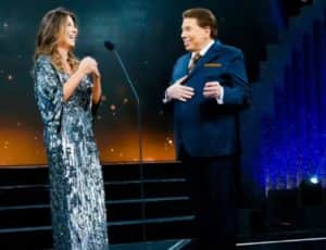 Silvio Santos e Rebeca Abravanel em gravação do troféu Imprensa no SBT (Foto: Reprodução / SBT) Silvio Santos e Rebeca Abravanel em gravação do troféu Imprensa no SBT (Foto: Reprodução / SBT)