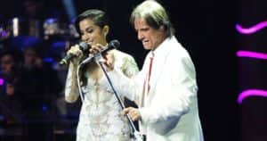 Roberto Carlos e Anitta já dividiram palco no passado Roberto Carlos e Anitta já dividiram palco no passado