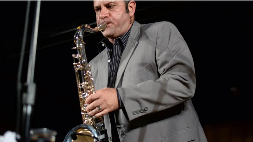 O saxofonista e músico, Derico, que fazia parte do Sexteto do Jô O saxofonista e músico, Derico, que fazia parte do Sexteto do Jô