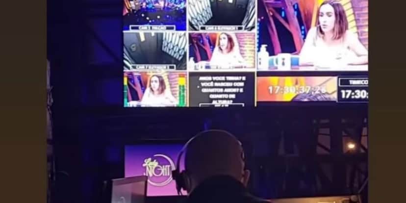 Apresentadora Luciana Gimenez postou nas redes sociais bastidores da sua entrevista ao programa Lady Nigth - Foto: Reprodução Instagram Apresentadora Luciana Gimenez postou nas redes sociais bastidores da sua entrevista ao programa Lady Nigth - Foto: Reprodução Instagram