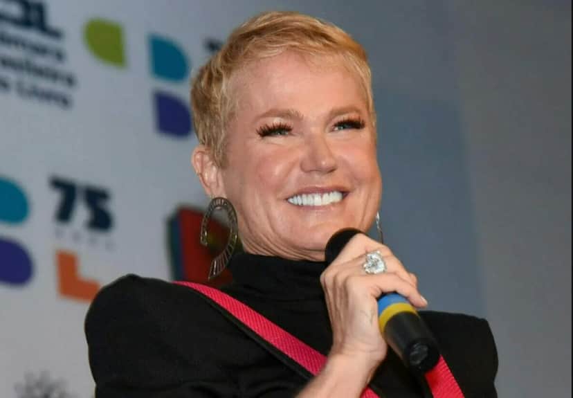 Xuxa Meneghel na bienal do livro em SP Xuxa Meneghel na bienal do livro em SP