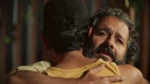 José Leôncio vai pedir ao filho para não ir em Pantanal (Foto: Reprodução / Globo) José Leôncio vai pedir ao filho para não ir em Pantanal (Foto: Reprodução / Globo)