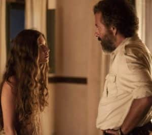 Juma (Alanis Guillen) mostrará seus instintos ferinos para fugir de armadilha do sogro na novela Pantanal (Foto: Reprodução / Globo) Juma (Alanis Guillen) mostrará seus instintos ferinos para fugir de armadilha do sogro na novela Pantanal (Foto: Reprodução / Globo)