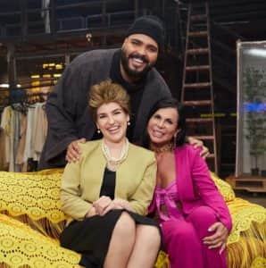 No primeiro episódio de 'Novelei', Kéfera posa como Odete Roitman e Gusta Stockler como César de Vale Tudo (Foto: Divulgação / Ju Coutinho) No primeiro episódio de 'Novelei', Kéfera posa como Odete Roitman e Gusta Stockler como César de Vale Tudo (Foto: Divulgação / Ju Coutinho)
