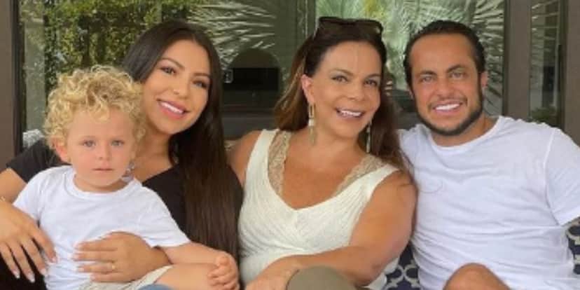 Sula Miranda expõe relação com Gretchen e motivo de não aparecer com a irmã: ‘intimidade’ Sula Miranda expõe relação com Gretchen e motivo de não aparecer com a irmã: ‘intimidade’