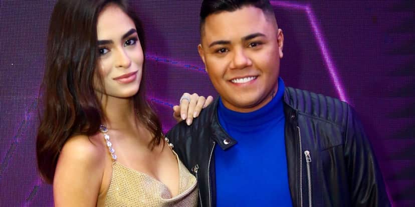 Felipe Araújo e a namorada Lara Prado Felipe Araújo e a namorada Lara Prado