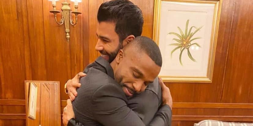 Alexandre Pires e Gusttavo Lima surgem abraçados - Foto: Reprodução Alexandre Pires e Gusttavo Lima surgem abraçados - Foto: Reprodução