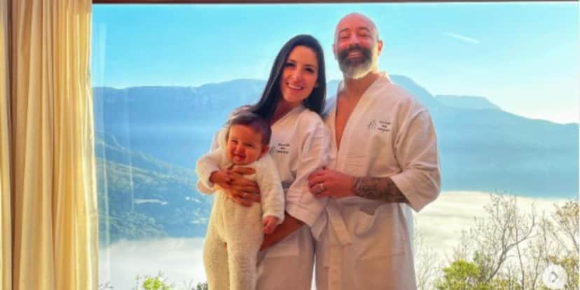 O humorista Cris Pereira ao lado da esposa e do filho caçula, Ben - Foto: Reprodução O humorista Cris Pereira ao lado da esposa e do filho caçula, Ben - Foto: Reprodução