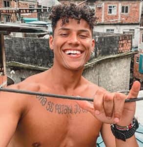 Ex-BBB19 possui projetos sociais e é aclamado pelos fãs (Foto: Reprodução / Instagram) Ex-BBB19 possui projetos sociais e é aclamado pelos fãs (Foto: Reprodução / Instagram)