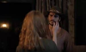 Ungido pelo cramulhão, amor de Irma (Camila Morgado) e Trindade (Gabriel Sater) chegará ao fim em Pantanal (Foto: Reprodução / Globo) Ungido pelo cramulhão, amor de Irma (Camila Morgado) e Trindade (Gabriel Sater) chegará ao fim em Pantanal (Foto: Reprodução / Globo)