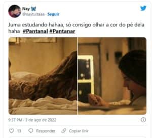 No twwiter os fãs de Pantanal comentaram sobre o fato de Juma estar deitada na cama com os pés sujos (Foto: Reprodução / Twitter) No twwiter os fãs de Pantanal comentaram sobre o fato de Juma estar deitada na cama com os pés sujos (Foto: Reprodução / Twitter)