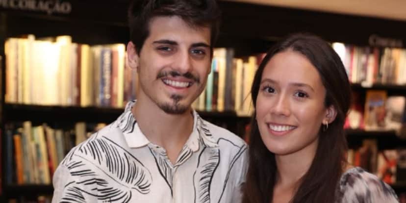 Aos 21 anos, Vicenzo Baricelli, filho do ator Luigi Baricelli faz rara aparição em lançamento de livro do pai e chama atenção com sua beleza de cair o queixo - Foto: Reprodução Aos 21 anos, Vicenzo Baricelli, filho do ator Luigi Baricelli faz rara aparição em lançamento de livro do pai e chama atenção com sua beleza de cair o queixo - Foto: Reprodução