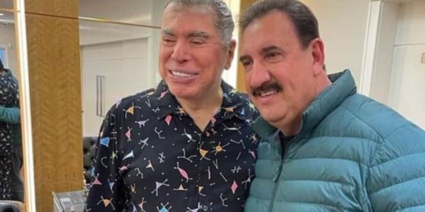 Ratinho aparece em foto cômica ao lado do chefe